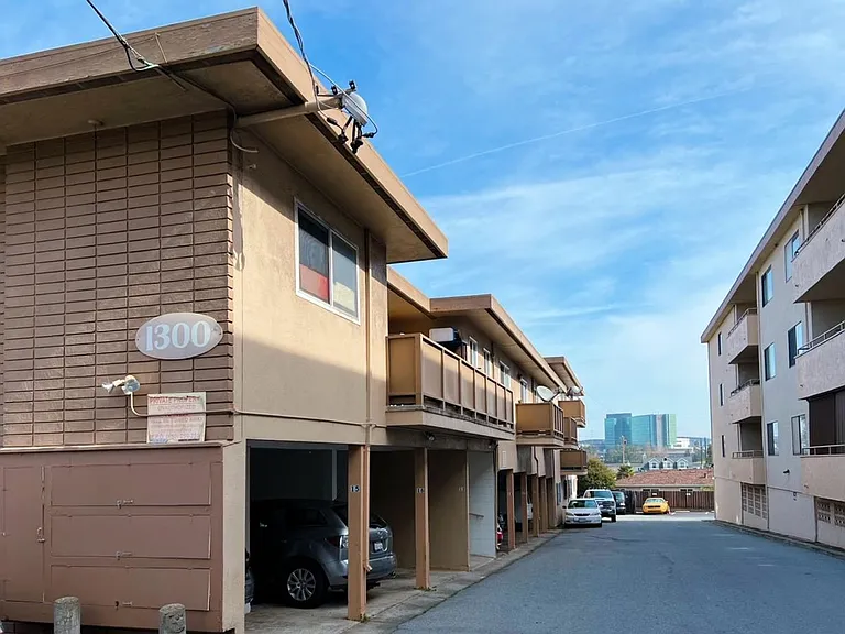 El Camino Real Apartments — Photo 7