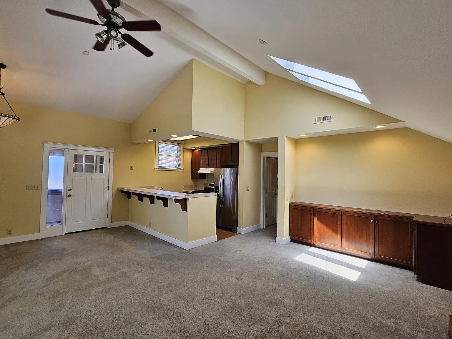 2 bed, 1555 sqft, $3,700 — Photo 3