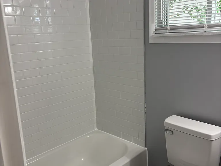 22441 Ridgeway St — Photo 38