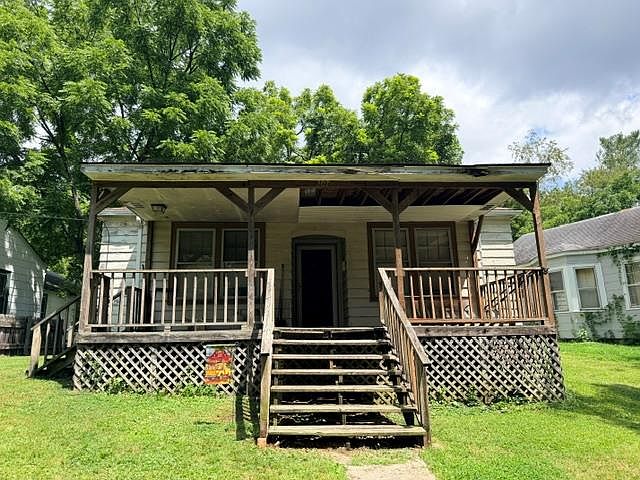 1st image of 207 Bluestone Rd