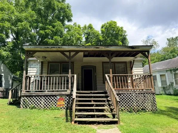 207 Bluestone Rd, Mount Hope, WV 25880