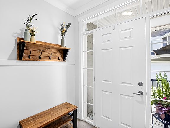 4th image of 11384 Burnett St #15