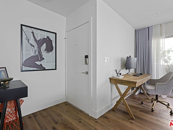 4th image of 837 10th St APT 10