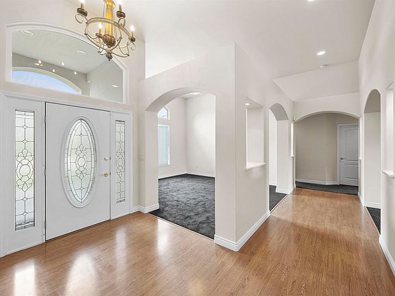 5th image of 1418 Chardonnay Dr