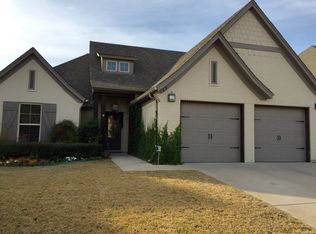 569 Magnolia Pkwy, Benbrook, TX 76126