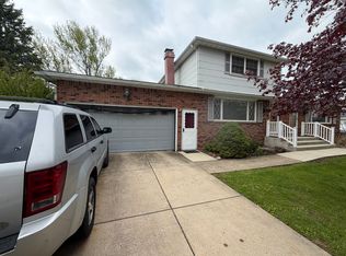 5753 Lake Ave, Orchard Park, NY 14127