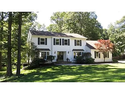 22 Laurel Dr photo 1