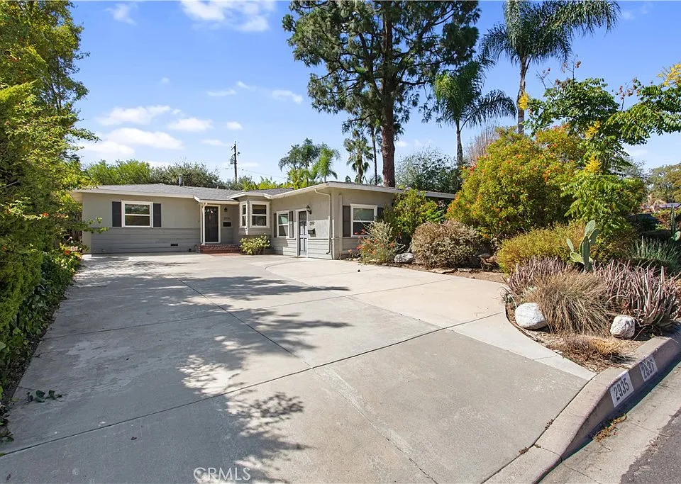 2935 Rhodelia Ave