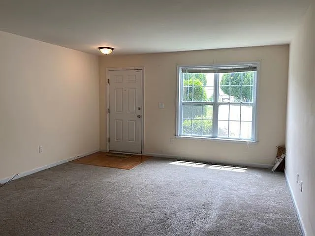 3 bed, 2.5 bath, 2092 sqft, $2,500 — Photo 4