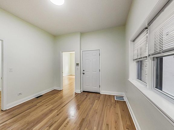 3rd image of 819 S Carpenter St #1F
