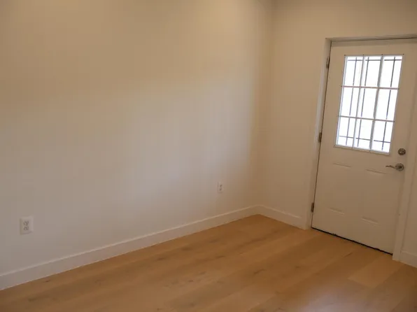 4939 Call Pl SE #1, Washington, DC 20019