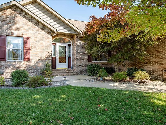 3rd image of 168 Oak Hill Dr