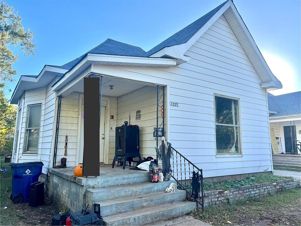1223 W Iowa Ave, Chickasha, OK 73018 Zillow