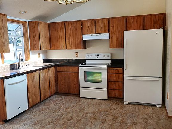 4th image of 917 186th Street Ct E