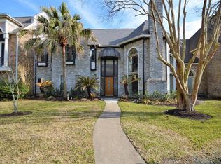 204 Victoria Way, Friendswood, TX 77546