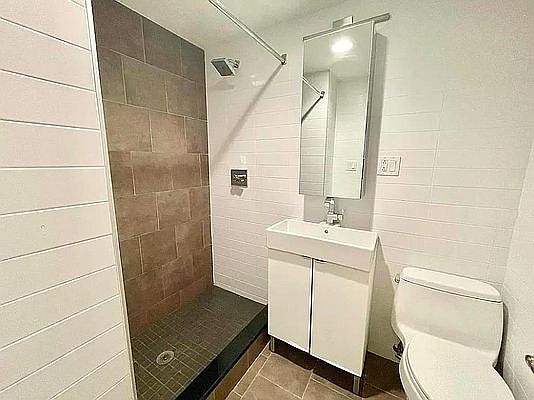 5th image of 218 W 22nd St #1F