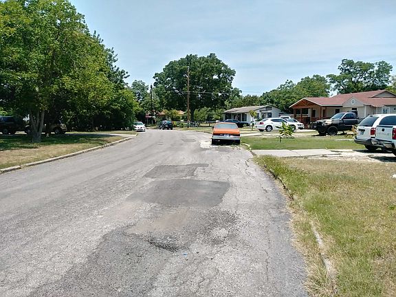 4th image of 418 Westminster Ave