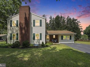 1131 McKelvey Ln, Blue Bell, PA 19422