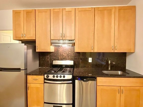 3rd image of 163 W 17th St APT 3E