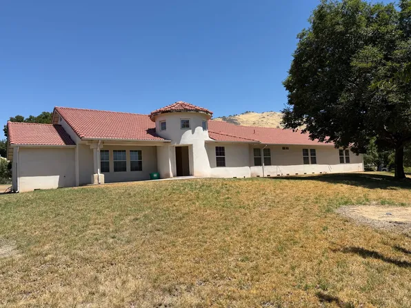 38908 Millwood Dr, Woodlake, CA 93286