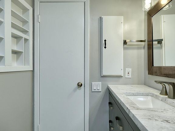 2nd image of 620 S 1st St #D-213