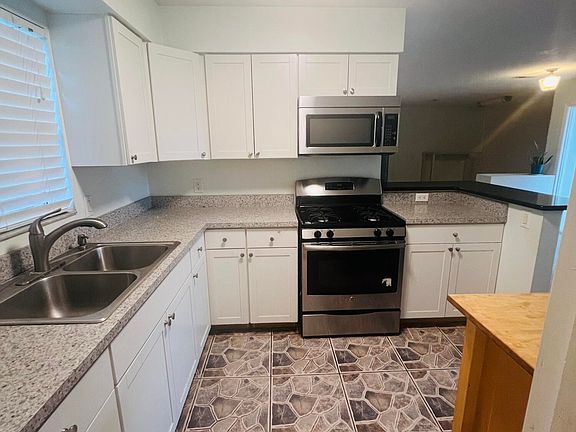 4th image of 1128 El Dorado Dr