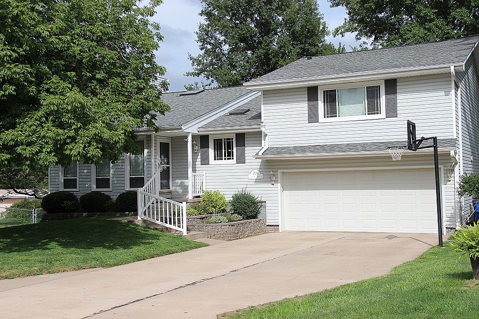 1st image of 703 S Taylor Cir
