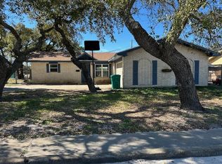 1307 W Palm Dr, Aransas Pass, TX 78336