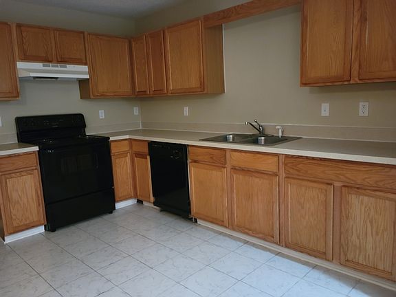 3rd image of 8414 McGirts Village Ln