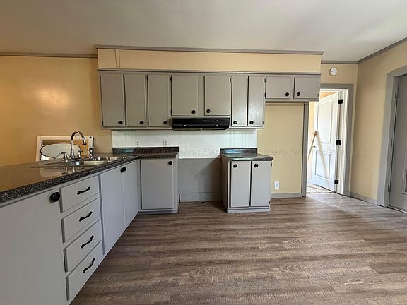 5th image of 393 9th St NE