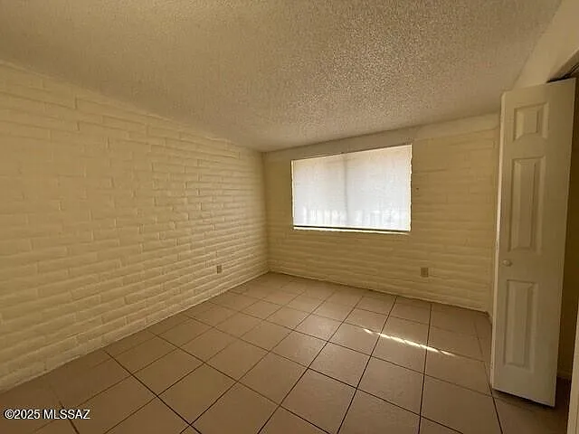 1655 N Mountain View Ave — Photo 8