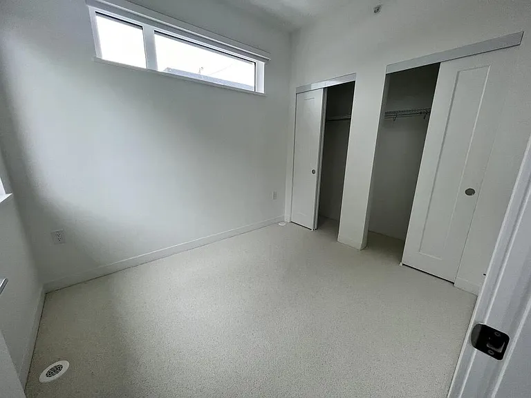4138 Columbia St — Photo 10