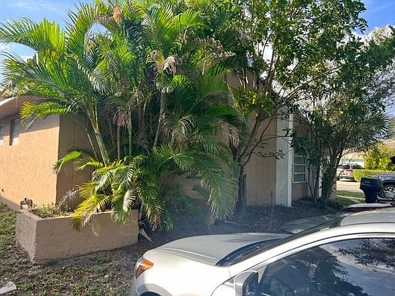 5th image of 524 SW 14th Court
