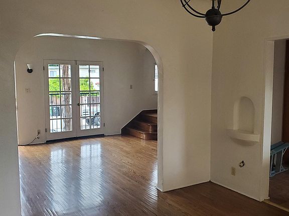 2nd image of 1002 W 11th St #1002