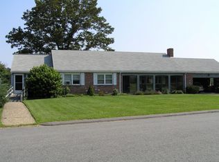 22 Mulholland Dr, Ipswich, MA 01938