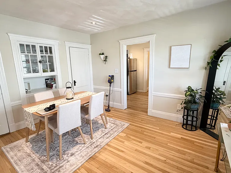 27 Beecher St #4 — Photo 6