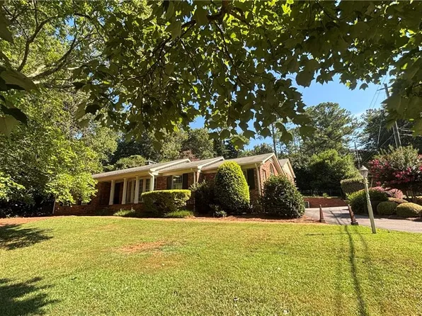 575 Woodvalley Dr SW, Marietta, GA 30064