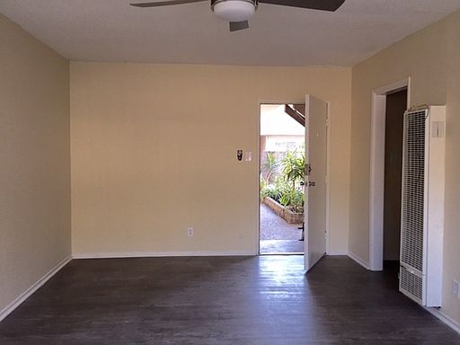 3rd image of 1035 S Westlake Ave #28