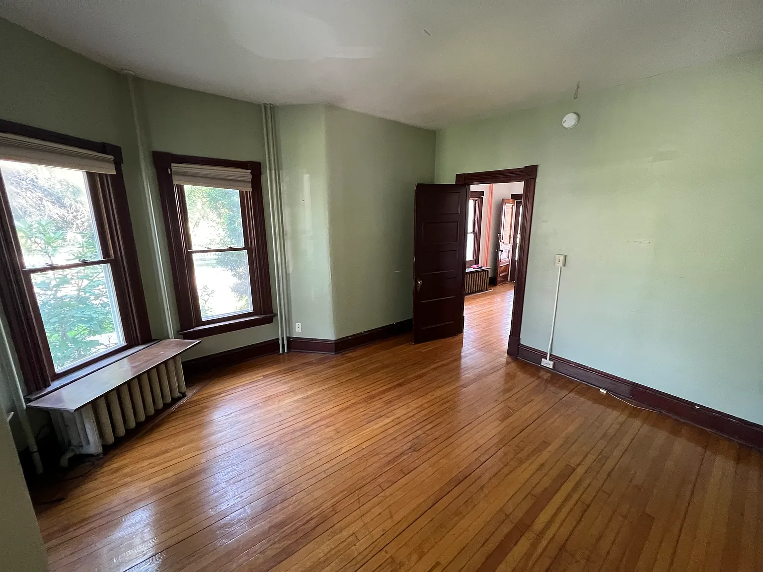 2 bed, 1000 sqft, $1,950 — Photo 2
