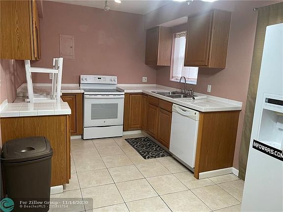 4th image of 1119 NW 10th Ave
