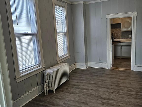 Middle Room leading to the kitchen