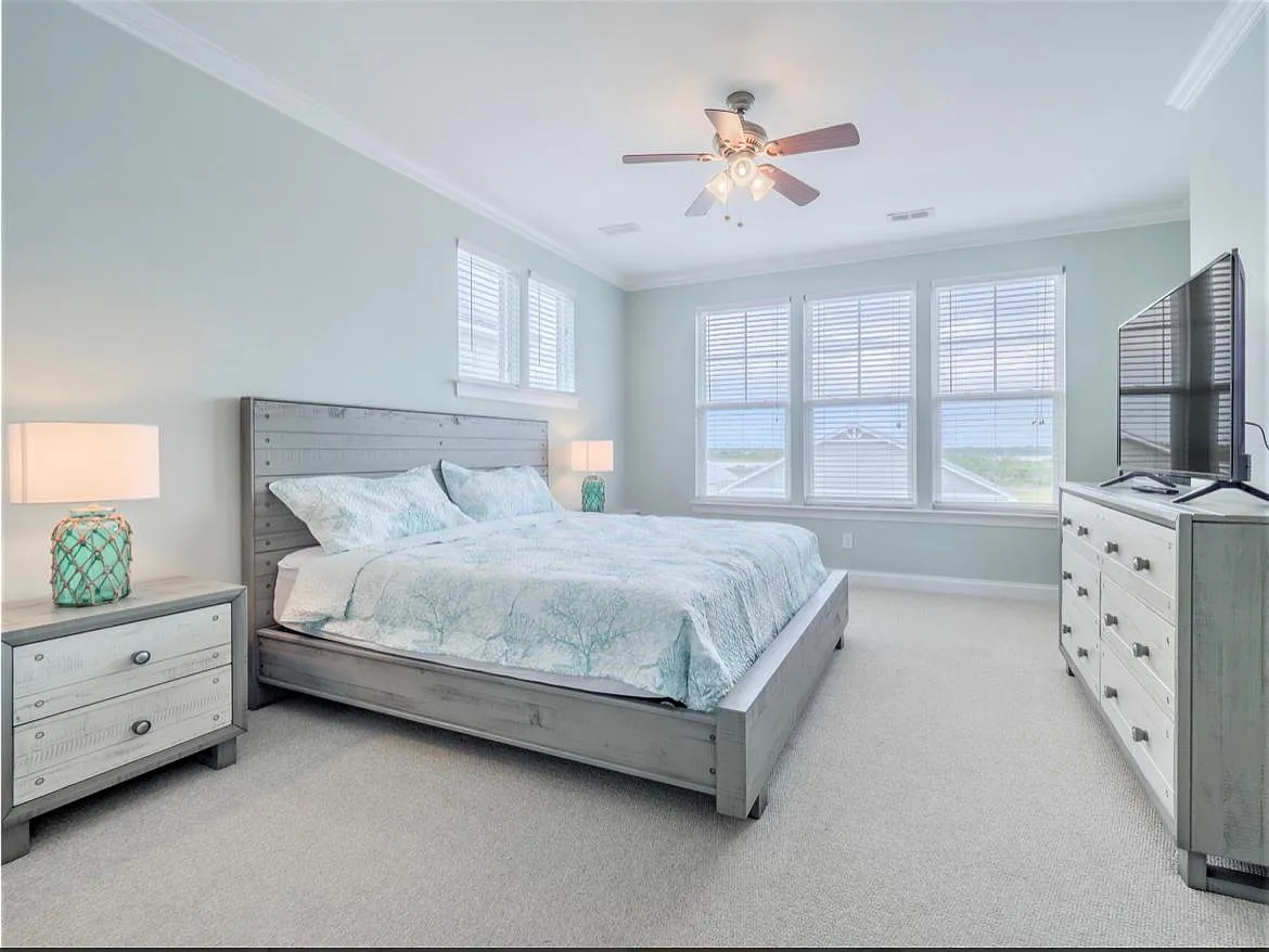 3 bed, 2.5 bath, 1700 sqft, $2,000 — Photo 4