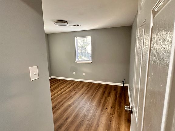 4th image of 336 Albert Ln #336