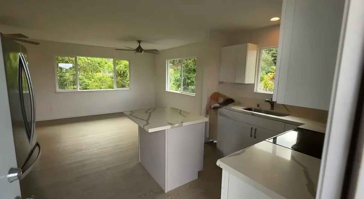 2 bed, 800 sqft, $2,730 — Photo 2