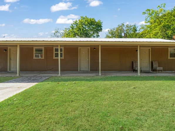 700 S Donoho St #702-704-708, Clarksville, TX 75426