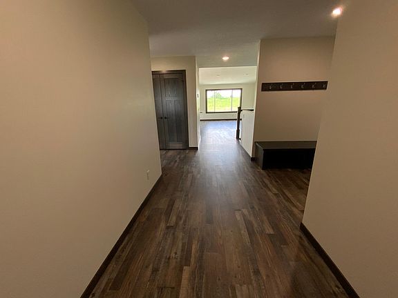 4th image of 7 Cottonwood Lake Dr