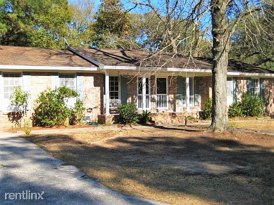 3bd/1ba, mins to Folly Beach and downtown Charleston!