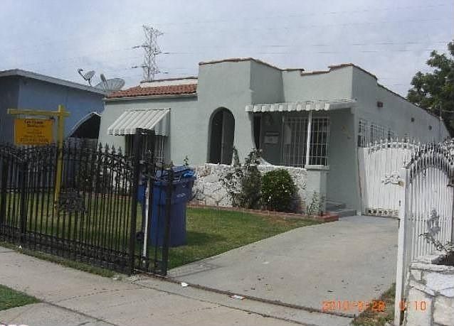 1st image of 605 W 99th St