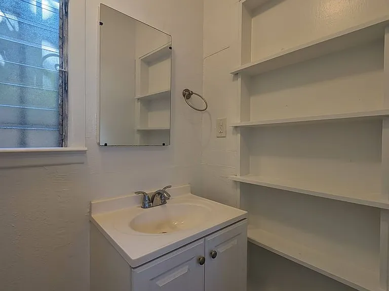 4221 Duquesne Ave — Photo 9