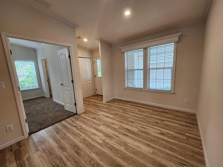 215 Caviller Ct #215 — Photo 13